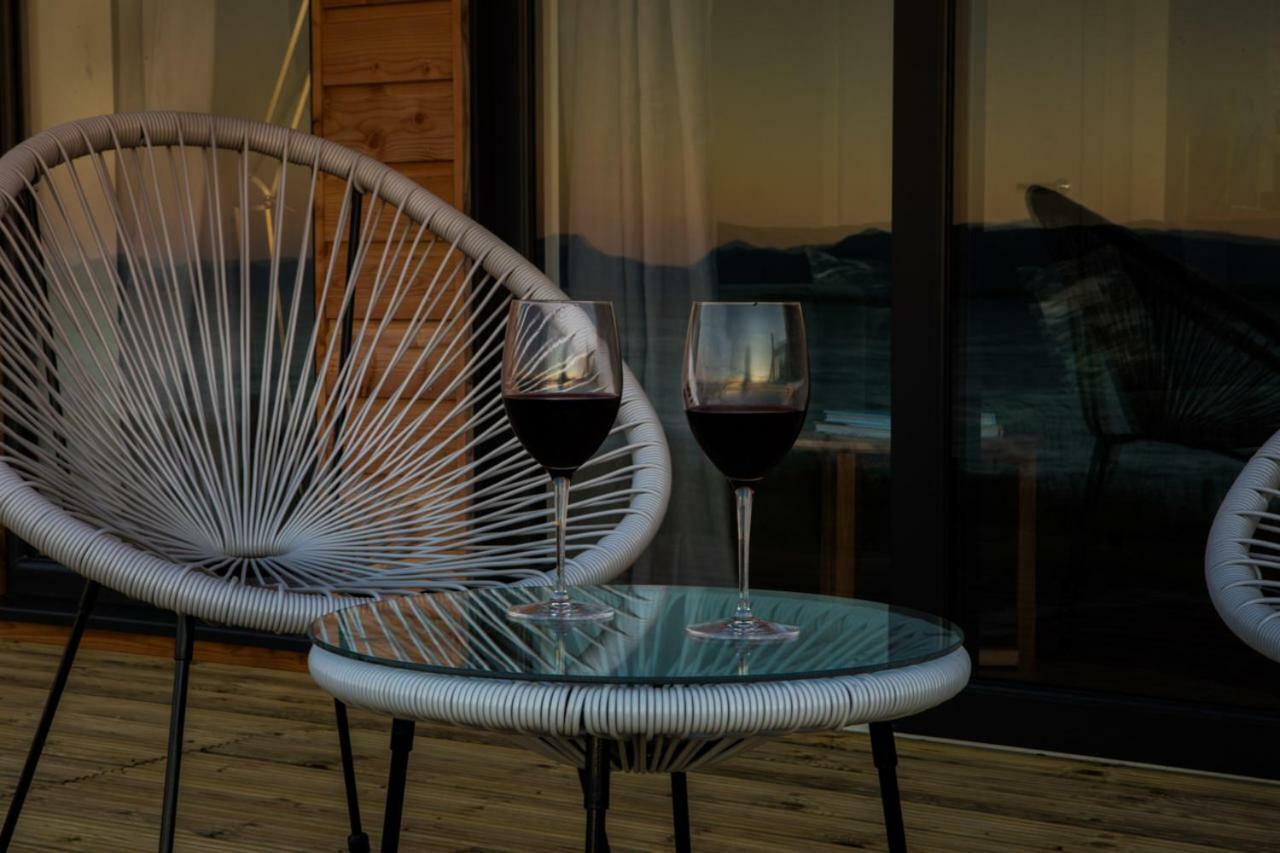 Stay On The Bay, Skye Broadford  Esterno foto